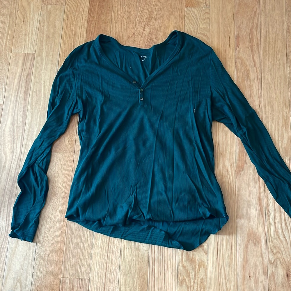 Dark green Old Navy long sleeve t shirt, size XL